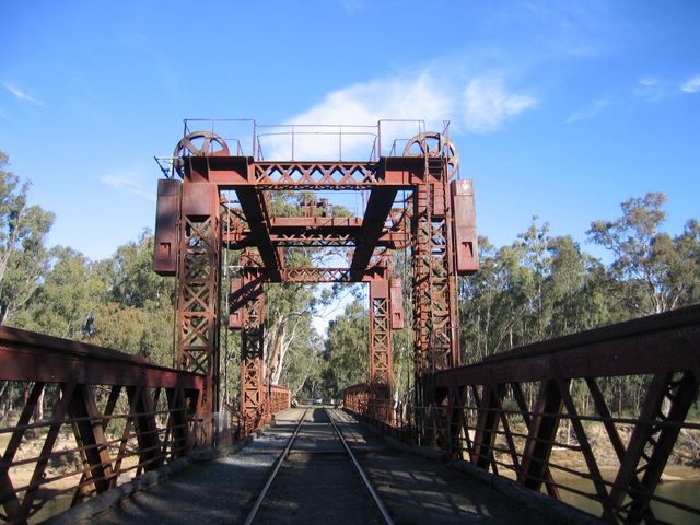 Tocumwal NSW - Tocumwal: Tocumwal NSW: Rail bridge at Tocumwal