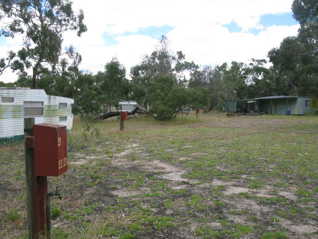 Wash Tomorrow Caravan Park - Toolondo: Powered sites for caravans