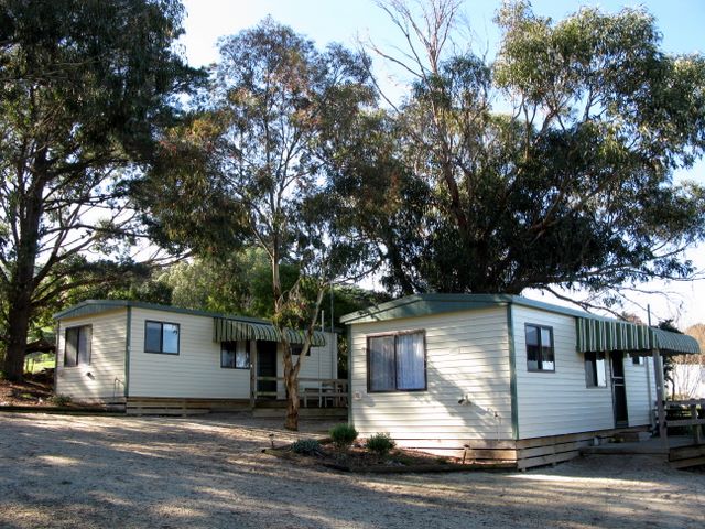 Toora Tourist Park - Toora: Cottage accommodation ideal for families, couples and singles