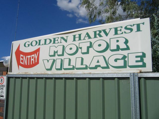 Golden Harvest Motor Village - Toowoomba: Golden Harvest Motor Village welcome sign