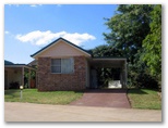 Golden Harvest Motor Village - Toowoomba: Cottage accommodation for families, couples and singles