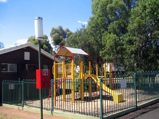Motor Village Caravan Park - Toowoomba: Playground for children