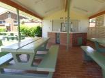 Motor Village Caravan Park - Toowoomba: Camp kitchen