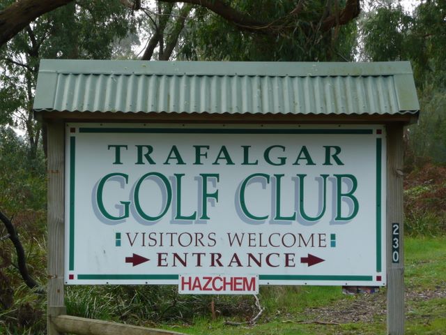 Trafalgar Golf Course - Trafalgar: Trafalgar Golf Course welcome sign