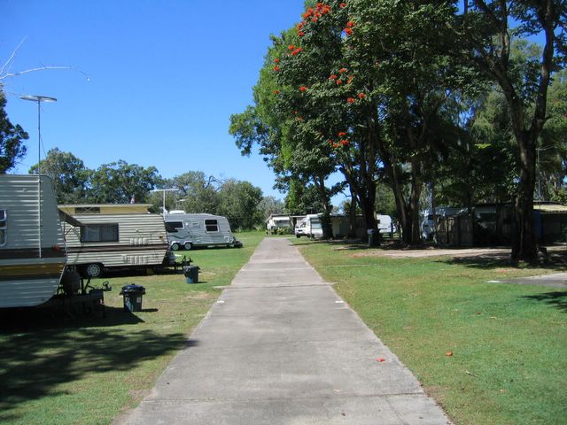 Googarra Beach Caravan Park - Tully Heads: Good paved roads throughout the park