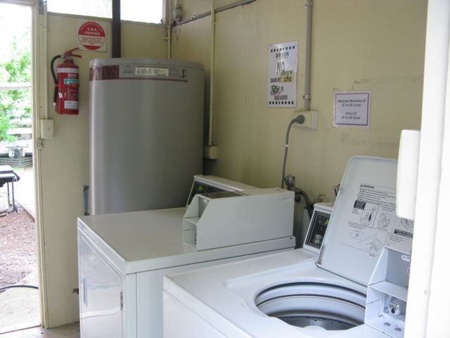 Blowering Holiday Park - Tumut: Interior of laundry