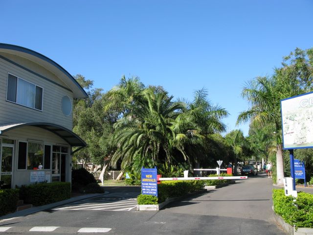 Great Lakes Holiday Park - Tuncurry: Entrance to Great Lakes Caravan Park