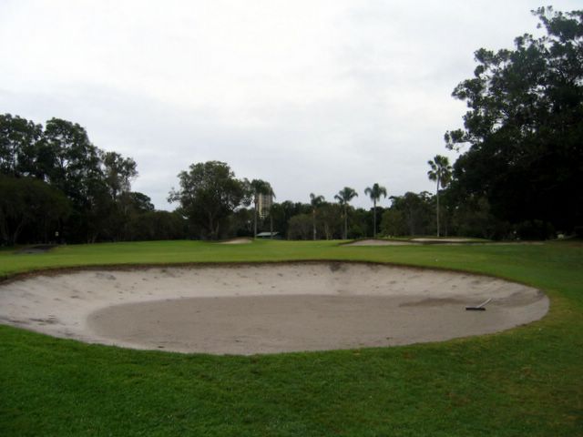 Coolangatta Tweed Heads Golf Course - Tweed Heads: Large bunker on approach to the green