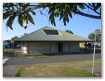 Boyds Bay Holiday Park - Tweed Heads: Amenities block and laundry
