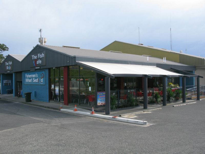 Ulladulla Harbour Car Park - Ulladulla: The Fish Cafe serves excellent fish and chips - definitely worth trying.