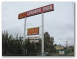 Country Road Caravan Park - Uralla: Country Road Caravan Park welcome sign
