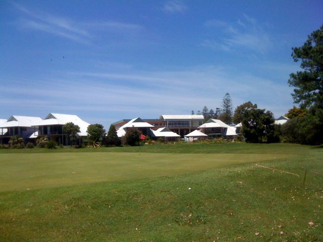 Urunga Golf and Sports Club - Urunga: Green on Hole 8