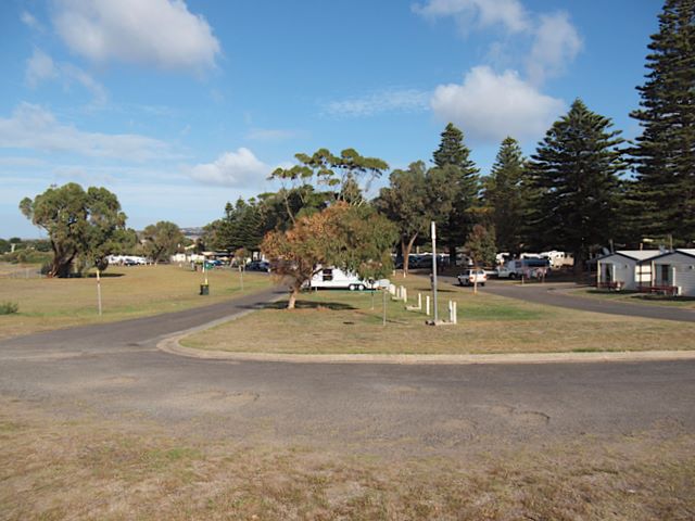 Victor Harbor Beachfront Holiday Park - Russell Barter 2009 - Victor Harbor: Park overview - there's lots of room.
