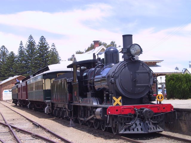 Victor Harbor Holiday & Cabin Park - Victor Harbor: The famous Cockle train at Victor Harbor