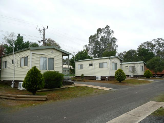 Honeysuckle Caravan Village - Violet Town: Cottage accommodation, ideal for families, couples and singles