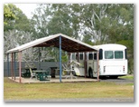 Honeysuckle Caravan Village - Violet Town: Camp kitchen and BBQ area