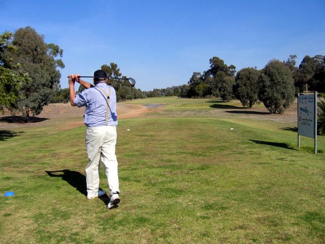 Wagga Wagga RSL Golf Course - Wagga Wagga: Fairway view Hole 6