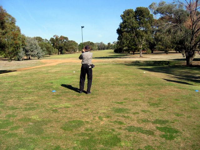 Wagga Wagga RSL Golf Course - Wagga Wagga: Fairway view Hole 8