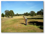 Wagga Wagga RSL Golf Course - Wagga Wagga: Fairway view Hole 4