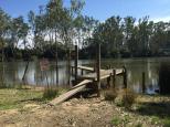 Willows Camping and Recreation Reserve - Wahgunyah: Jetty for boat access but not jumping.