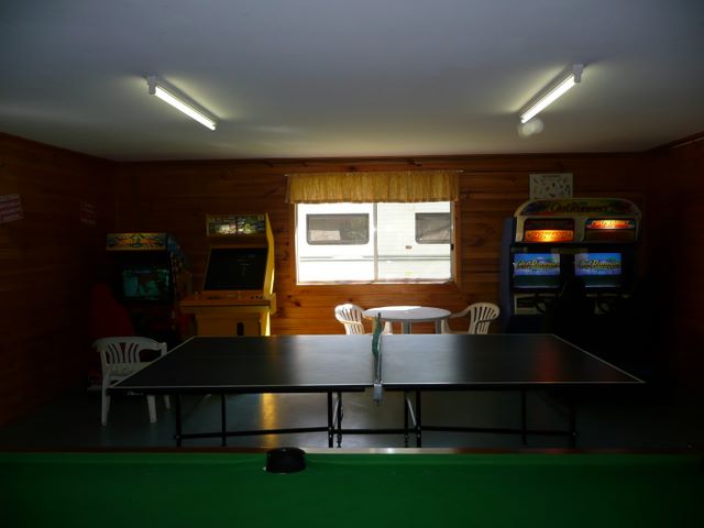 Wangaratta Caravan & Tourist Park - Wangaratta: Recreation room with games machines