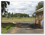 Macquarie Caravan Park - Warren: Good roads throughout the park