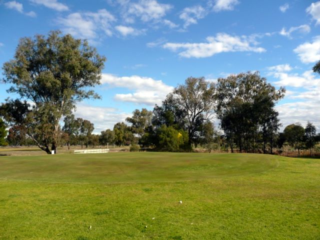 Warren Golf Course - Warren: Green on Hole 10