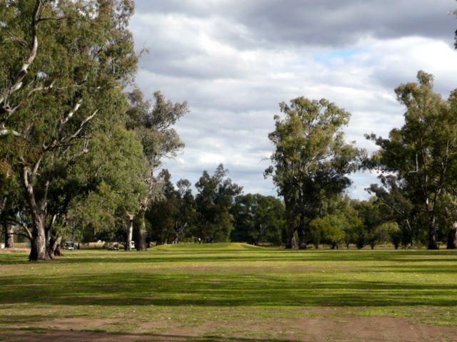 Warren Golf Course - Warren: Approach to the Green on Hole 14.