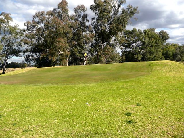 Warren Golf Course - Warren: Green on Hole 14 ... notice the slope.
