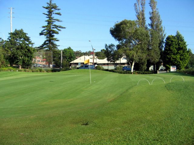 Warringah Golf Course - North Manly Sydney: Green on Hole 12