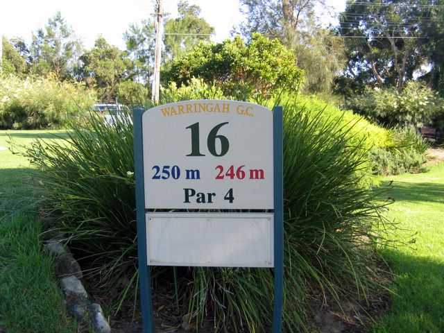 Warringah Golf Course - North Manly Sydney: Hole 16 - Par 4, 250 meters