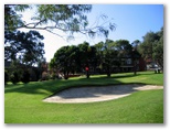 Warringah Golf Course - North Manly Sydney: Approach to the Green on Hole 17