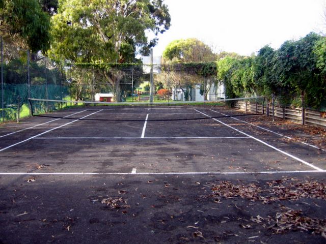 Warrnambool Holiday Park - Historic Photos from 2006 - Warrnambool: Tennis Court