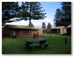 Surfside Holiday Park - Warrnambool: Camp kitchen and BBQ area