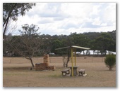 Harts Tourist Park - Warwick: Outdoor Picnic and BBQ area