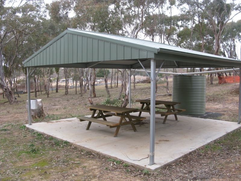 Wattle Flat Picnic and Camping Area - Wattle Flat: Sheltered picnic area