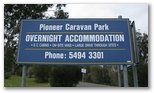 Wedderburn Pioneer Caravan Park - Wedderburn: Pioneer Caravan Park welcome sign.