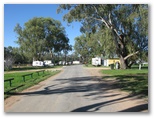 Willow Bend Caravan Park - Wentworth: Good paved roads in many parts of the park