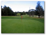 Wentworth Falls Country Club - Wentworth Falls: Green on Hole 1 looking back along fairway