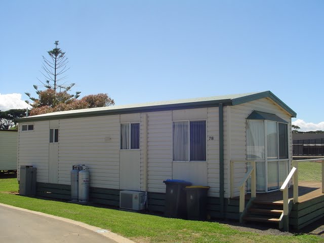 Werribee South Caravan Park by Neville Williams - Werribee South: Cabin Accommodation 2