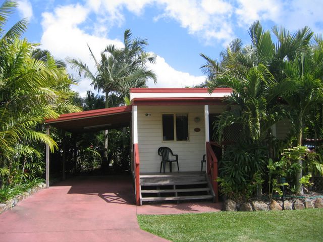BIG4 Adventure Whitsunday Resort Caravan Park - Airlie Beach: Cottage accommodation ideal for families, couples and singles