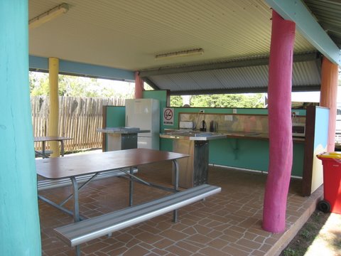 Conway Beach Tourist Park Whitsunday - Conway Beach: Camp kitchen and BBQ area