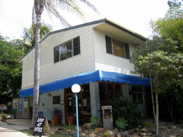 Whitsunday Gardens Holiday Park - Airlie Beach: Shop and office