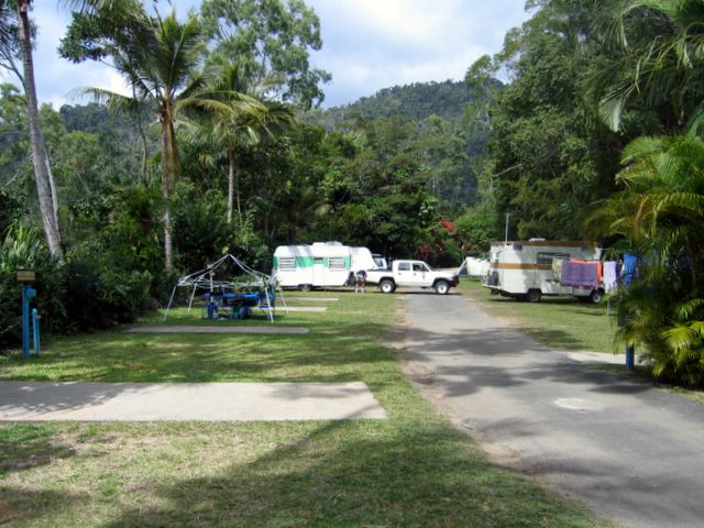 Whitsunday Gardens Holiday Park - Airlie Beach: Powered sites for caravans