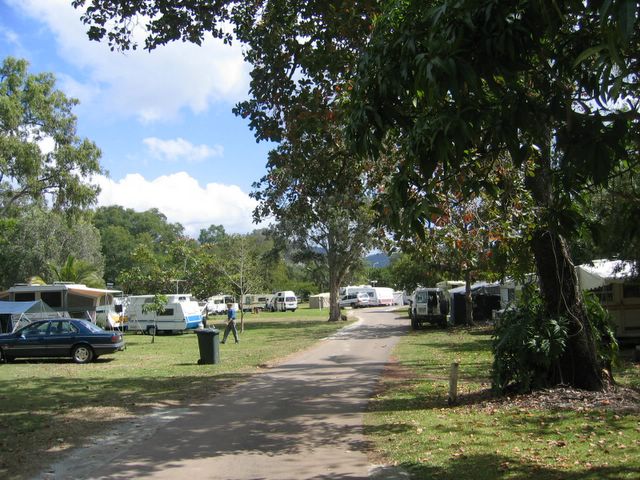 Seabreeze Caravan Park - Cannonvale: Good paved roads throughout the park