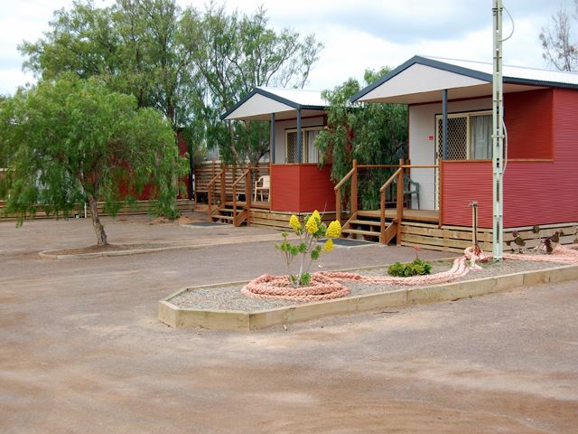 Whyalla Caravan Park - Whyalla: Deluxe two bedroom cabin