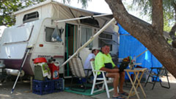 Matilda Country Tourist Park - Winton: Shady powered sites for caravans