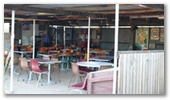 Matilda Country Tourist Park - Winton: Camp kitchen and BBQ area