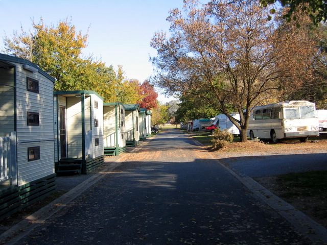 Borderland Holiday Park - Wodonga: Good paved roads throughout the park
