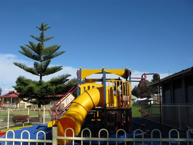 Bulli Beach Tourist Park - Bulli: Playground for children.